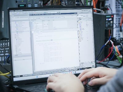 探寻最适配 PLC 编程的语言：五大语言深度解析